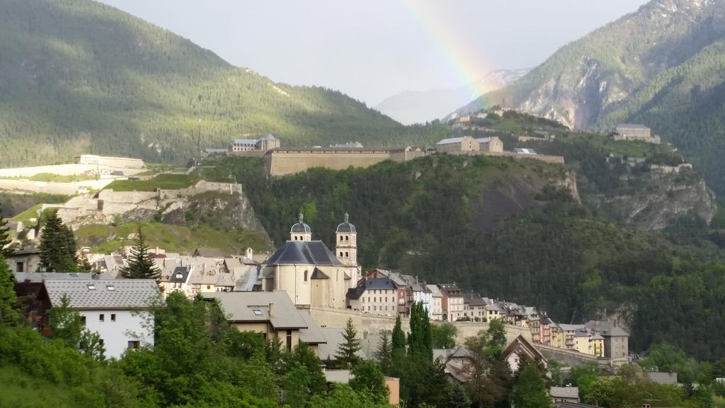 Maison A Tour Briancon מראה חיצוני תמונה